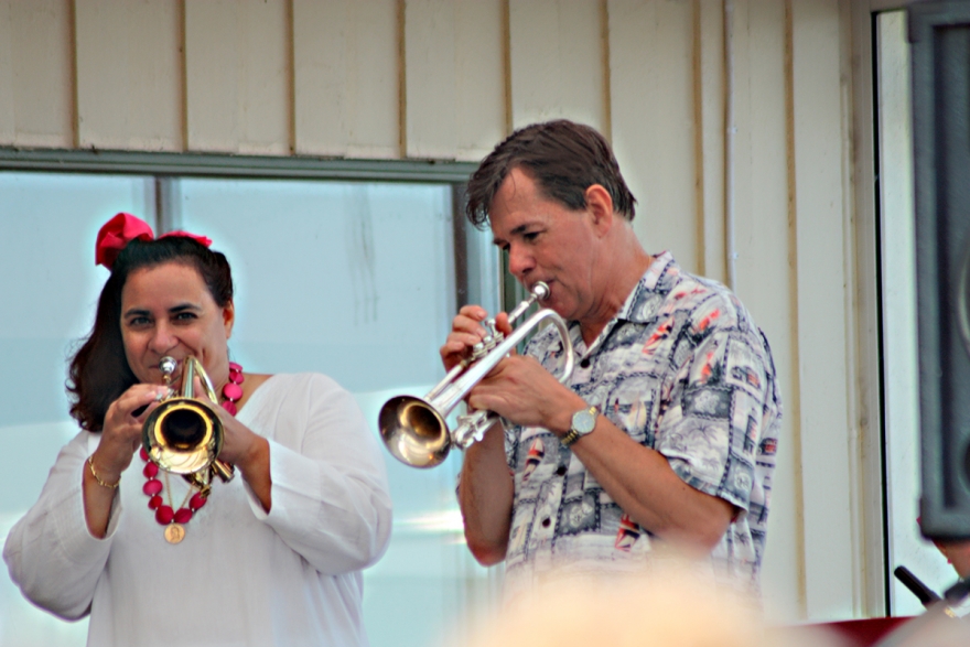 Kiki & Paul play cornet